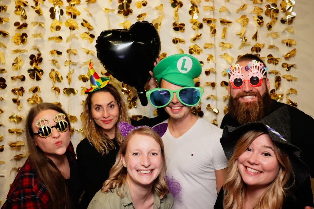 Lustige Partybilder mit der Fotobox auf einer Hochzeit in Bamberg.