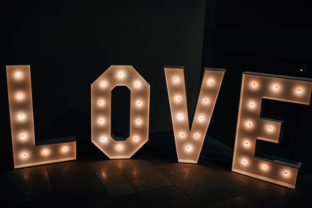 Love Buchstaben Bamberg XXL Love Leuchtbuchstaben in Bamberg