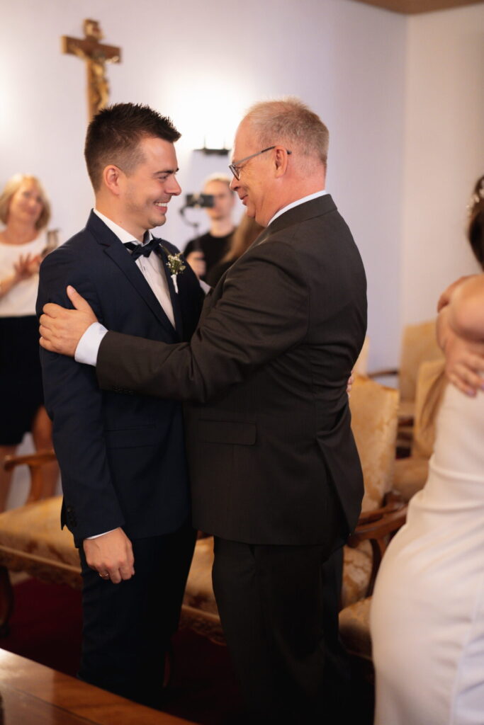 Ja-Wort für die Ewigkeit – emotionale Hochzeitsfotografie fürs Standesamt Bamberg Emotionaler Hochzeitsmoment – professionell fotografiert im Standesamt Bamberg.