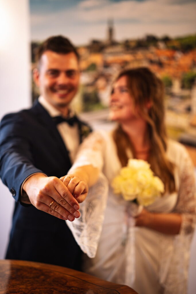 Unvergessliche Hochzeitsmomente – Professionelle Fotografie für eure Trauung. Stilvolle Hochzeitsfotografie für eure standesamtliche Trauung in Bamberg.