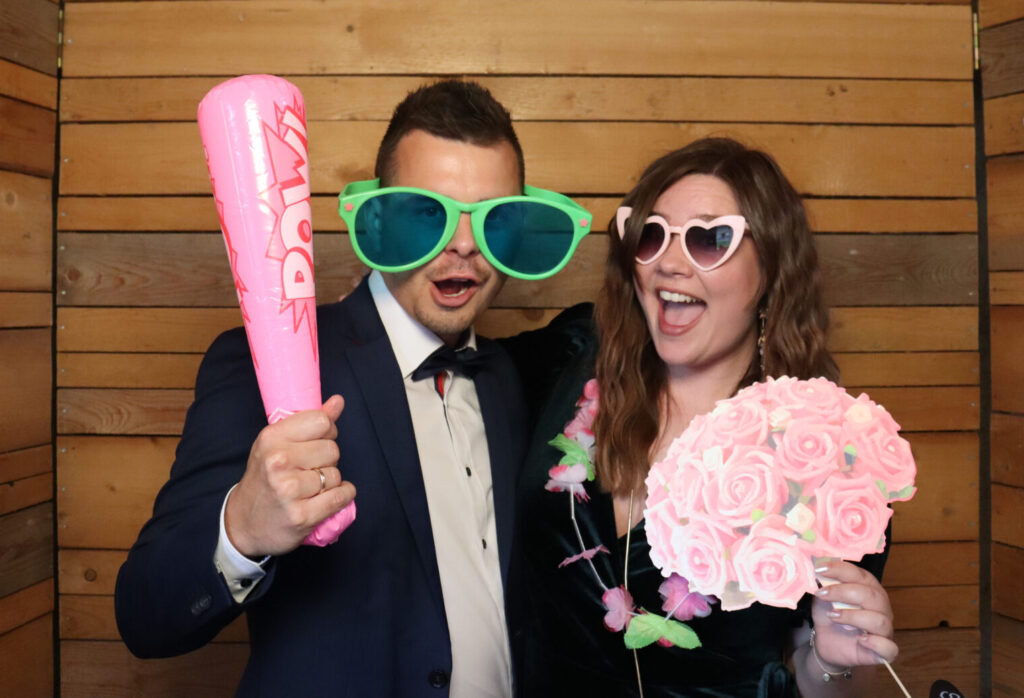 Fotobox mit Drucker mieten Fotobox Bild mit lustigen Utensilien