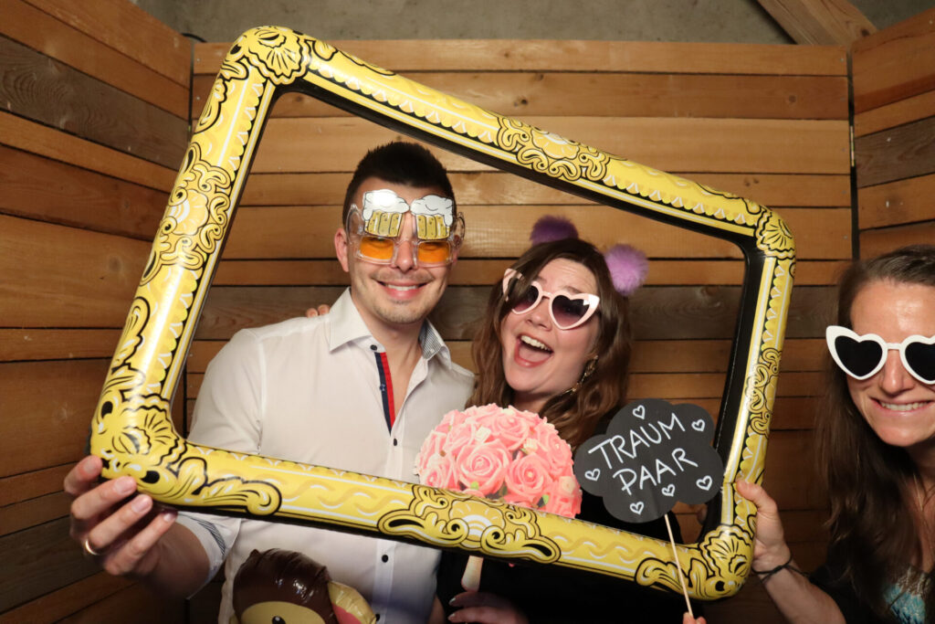 Fotobox mit lustigen Utensilien Fotobox Bild